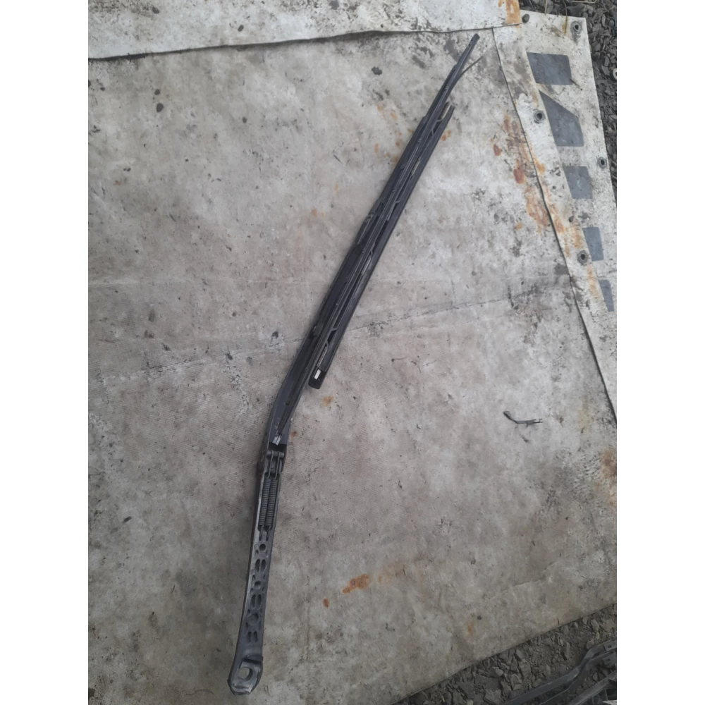 Левый дворник Bmw E39