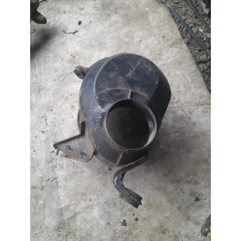 Корпус воздушного фильтра Mitsubishi Lancer 7