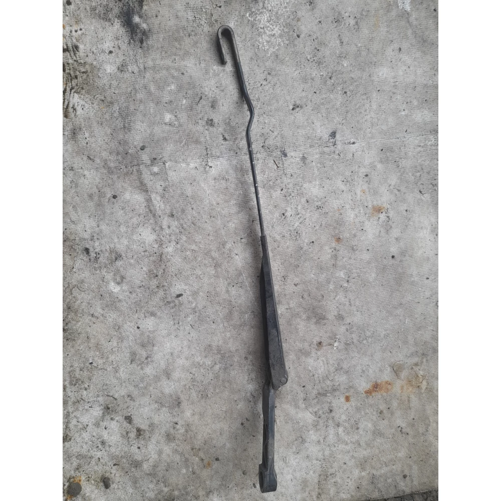 Левый дворник Vw Golf 3