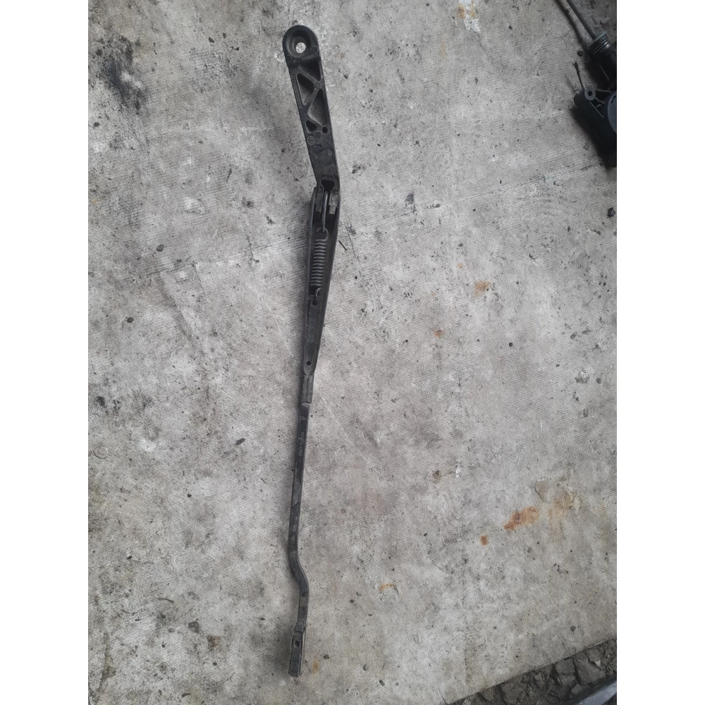 Левый дворник Vw Vento