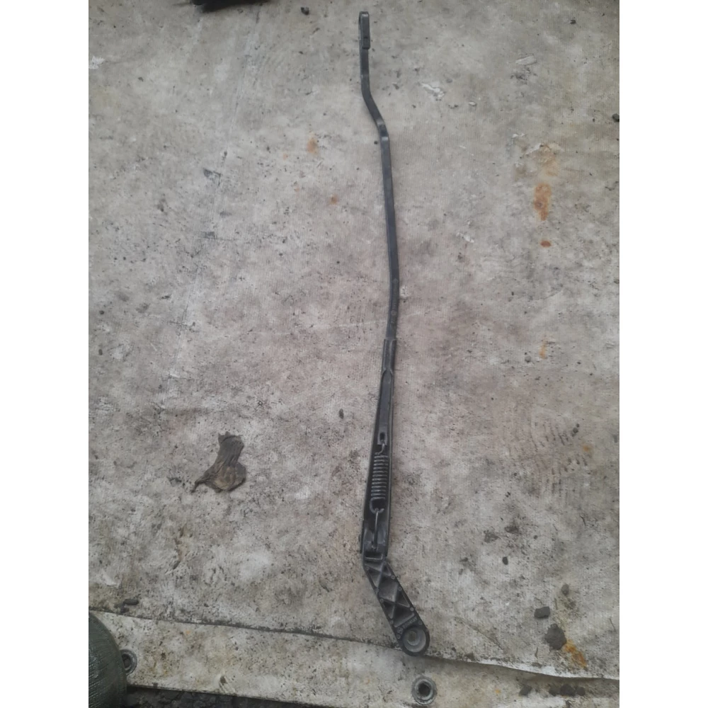 Правый дворник Vw Golf 3