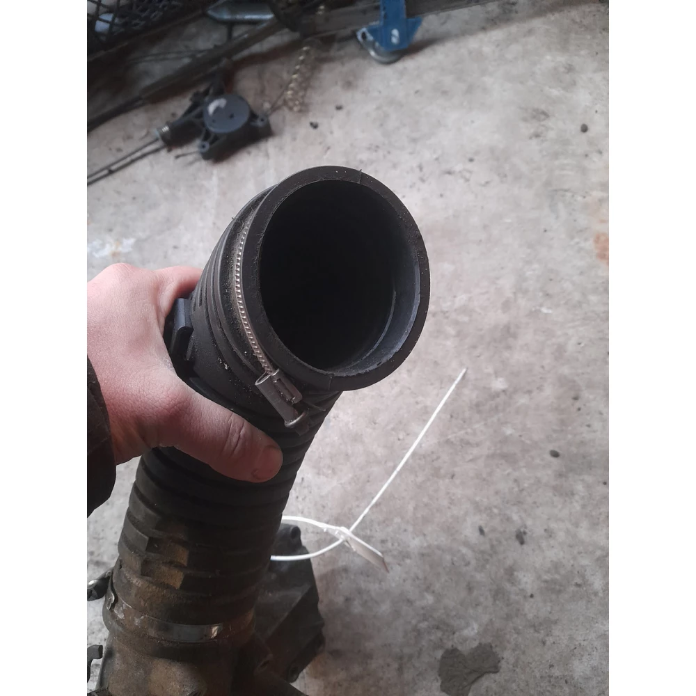 Патрубок воздушного фильтра Mercedes-Benz w210 a6040940409