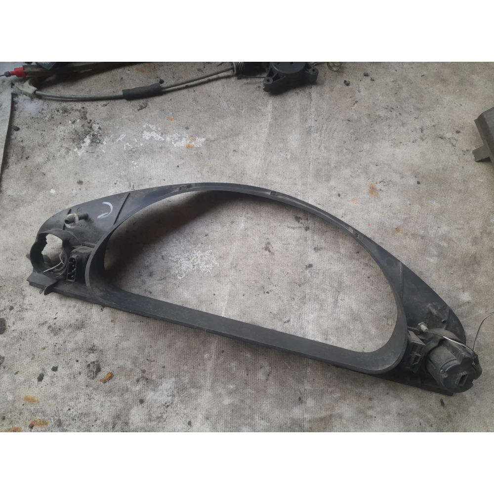 Пластик панели приборов Bmw E39