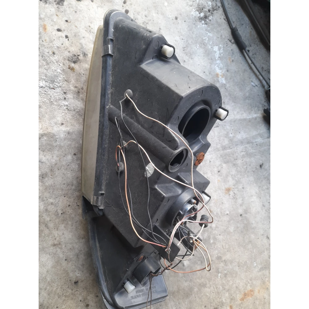 Корпус правой фары Vw Passat B5