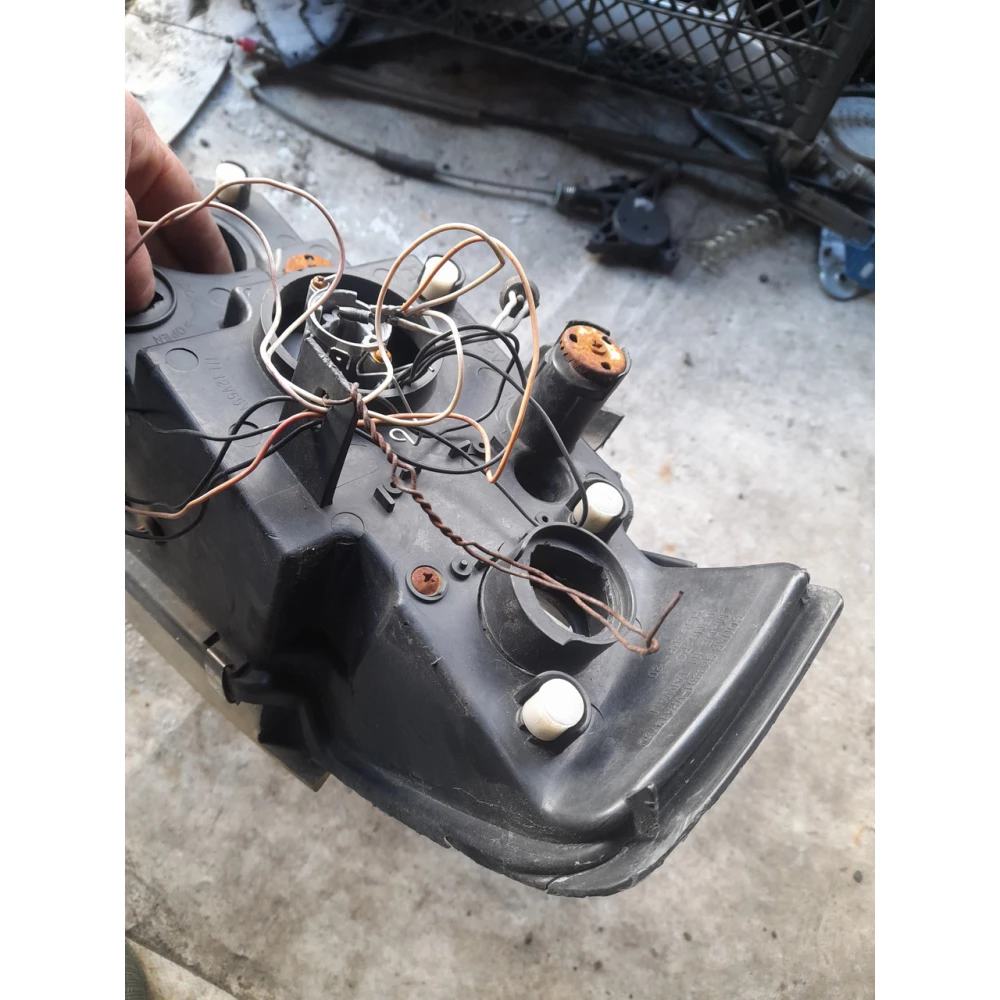 Корпус правой фары Vw Passat B5