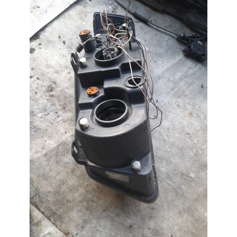 Корпус правой фары Vw Passat B5