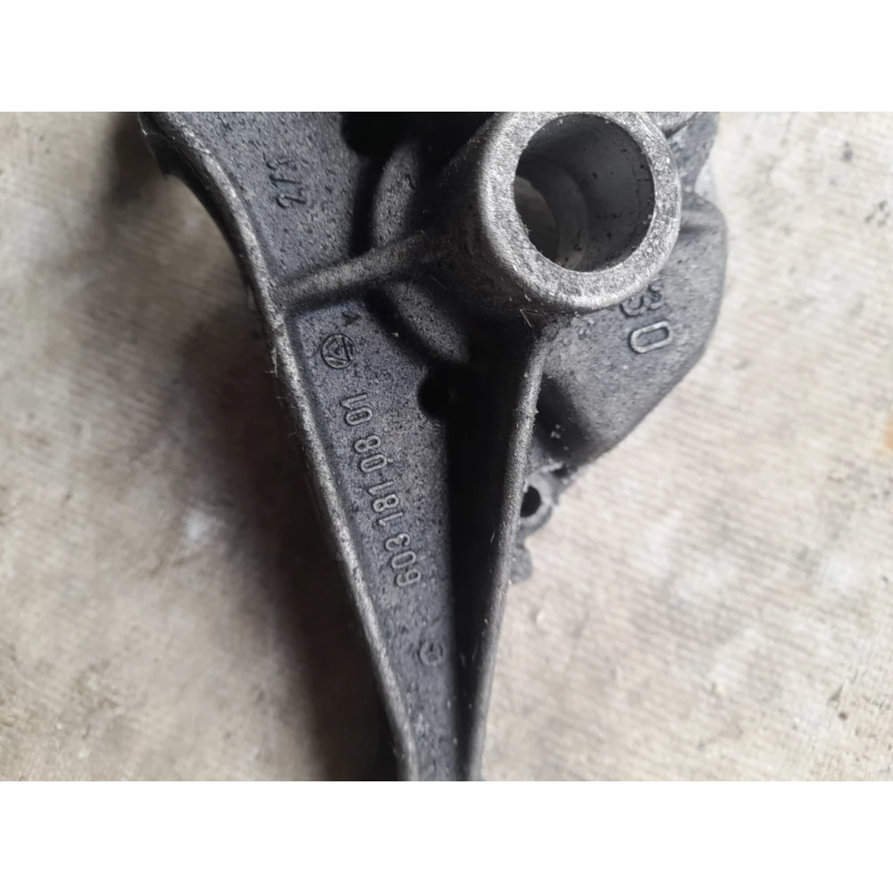 Корпус масляного насоса Mercedes-Benz w124