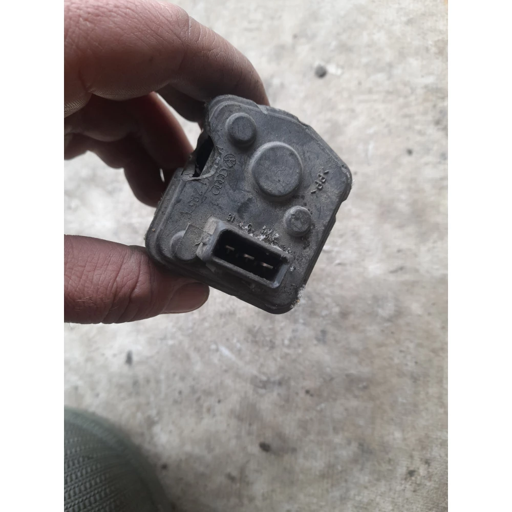 Коректор фари Vw Golf 3