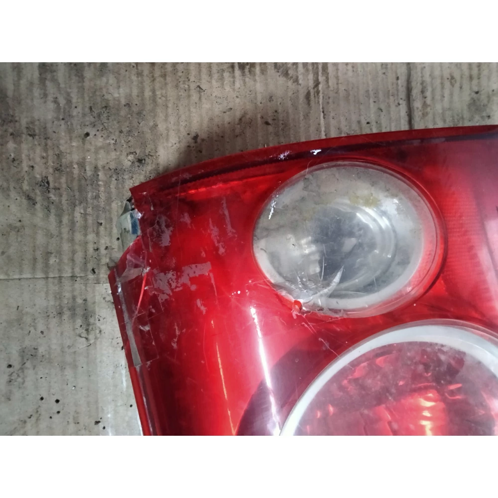 220-61961 фонарь задний правый Mazda premacy