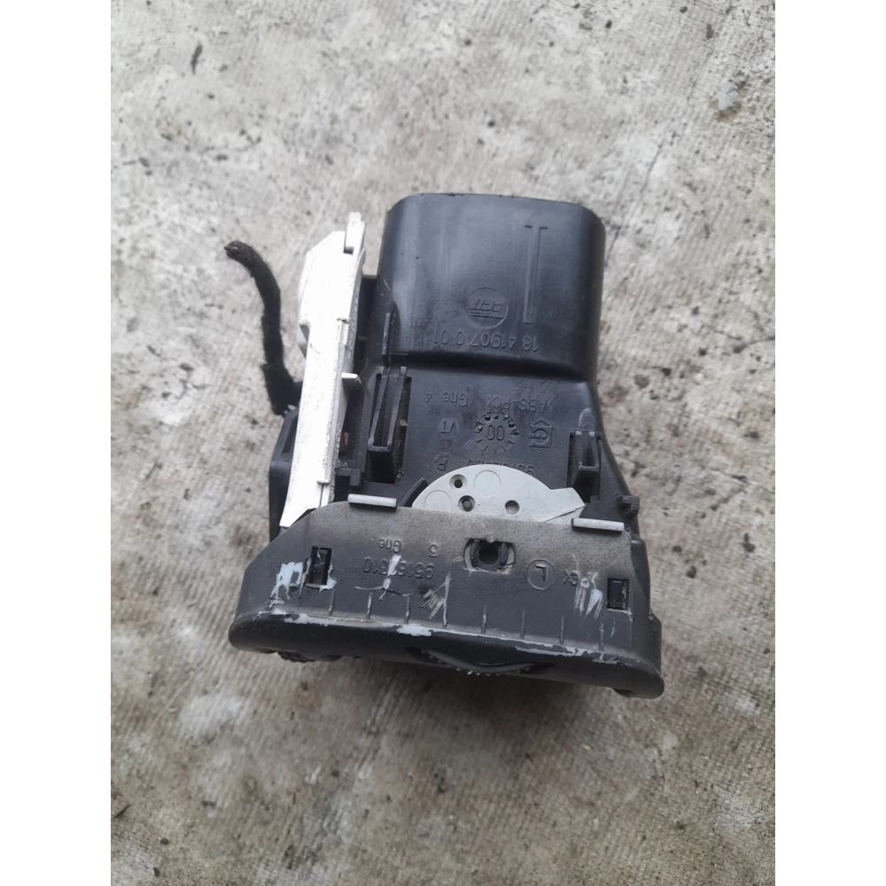 Левый дефлектор торпеды  Vw Passat B5