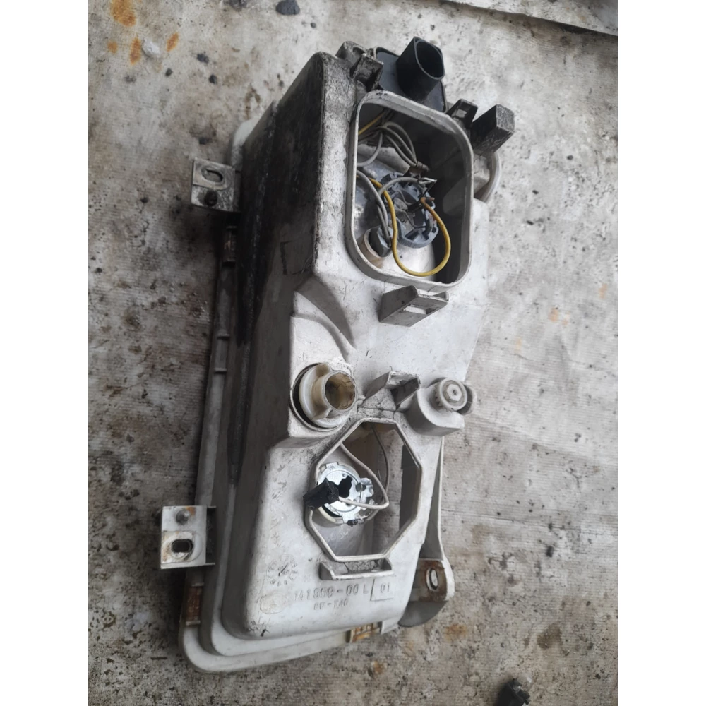 Корпус левой фари Vw Passat B4