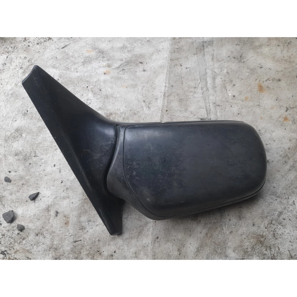 Правое дзеркало заднего вида Mazda 626