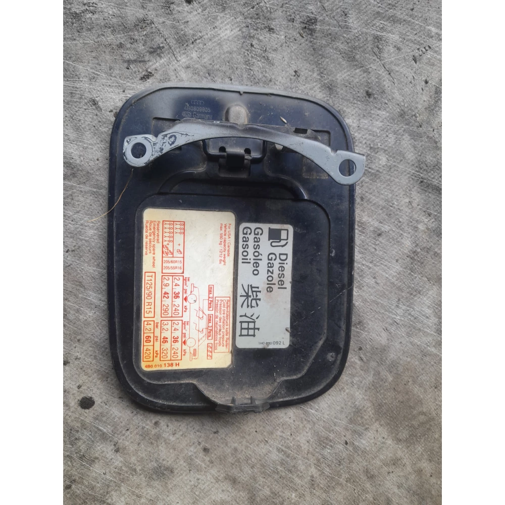 Лючок бензобака Audi A6C5