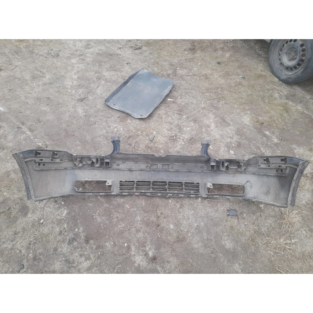 Передний бампер Vw Golf 4 универсал  1J0807221