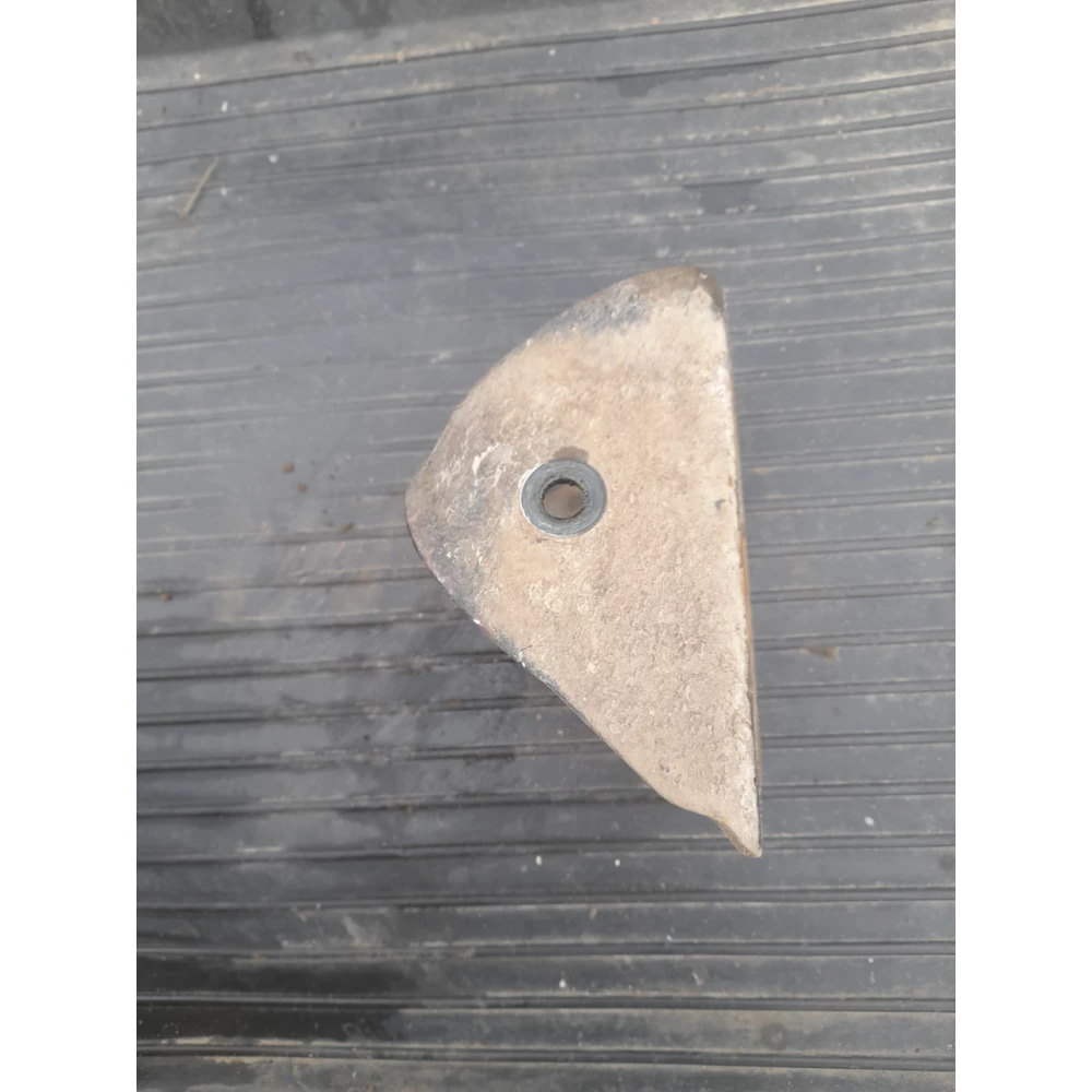 Правый кронштейн крепления задней балки Vw Golf 4 универсал