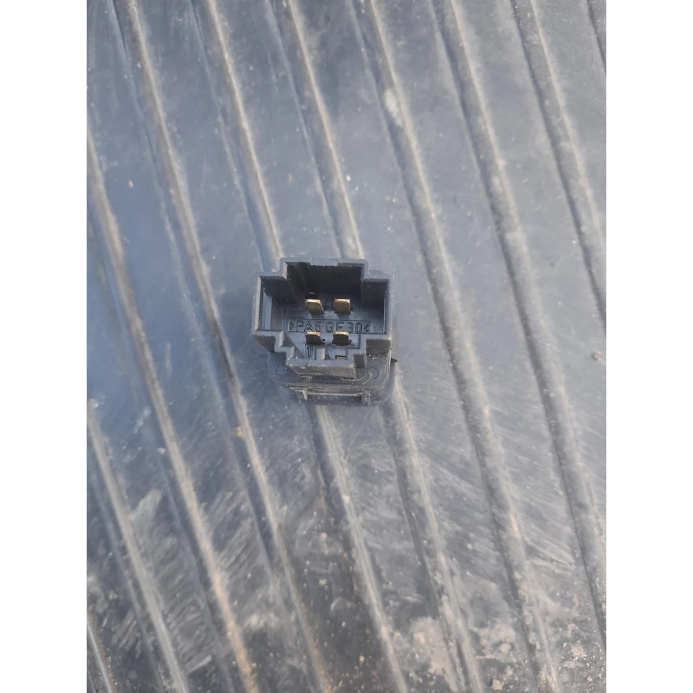 3b0959833a кнопка открывания лючка бензобака Vw Golf 4