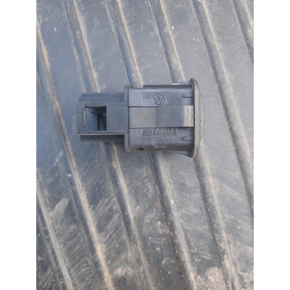 3b0959833a кнопка открывания лючка бензобака Vw Golf 4