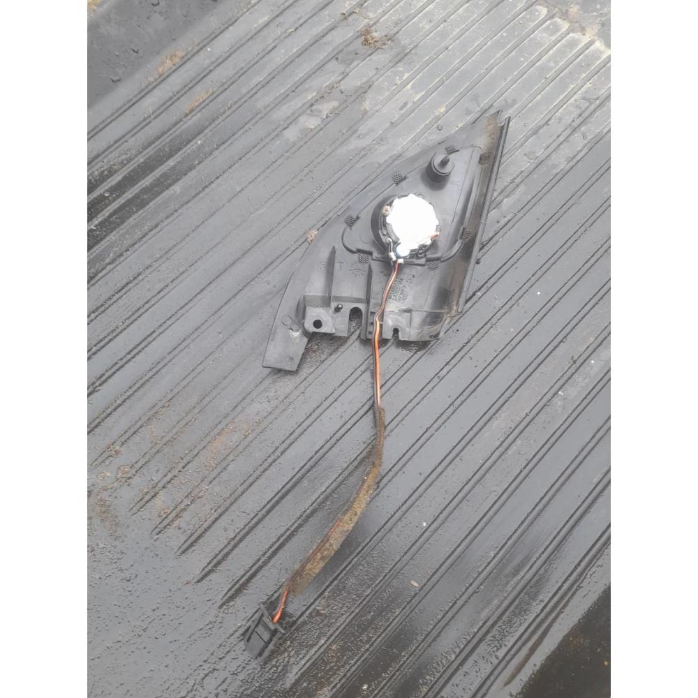 1j0837993 накладка  левого дзеркала Vw Golf 4