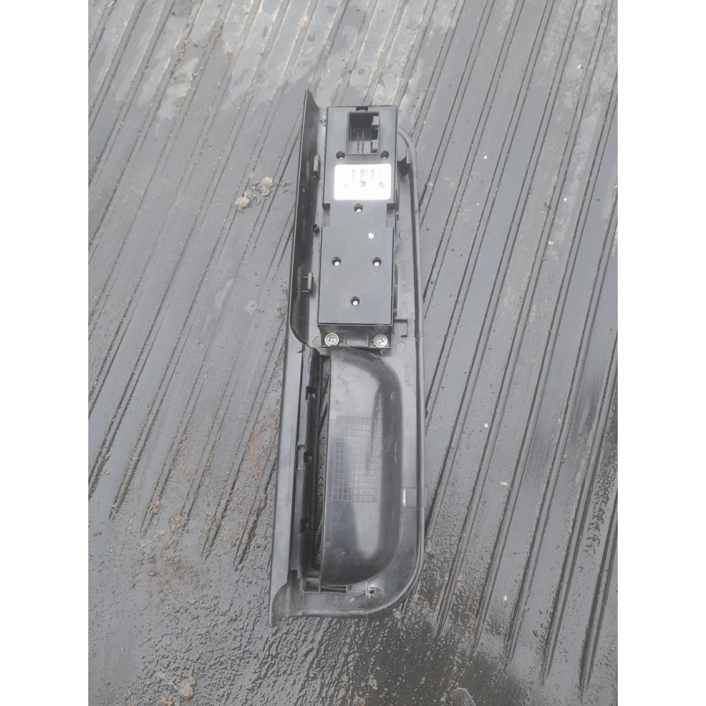 1j4959857b блок управления  стеклоподйомникамы Vw Golf 4