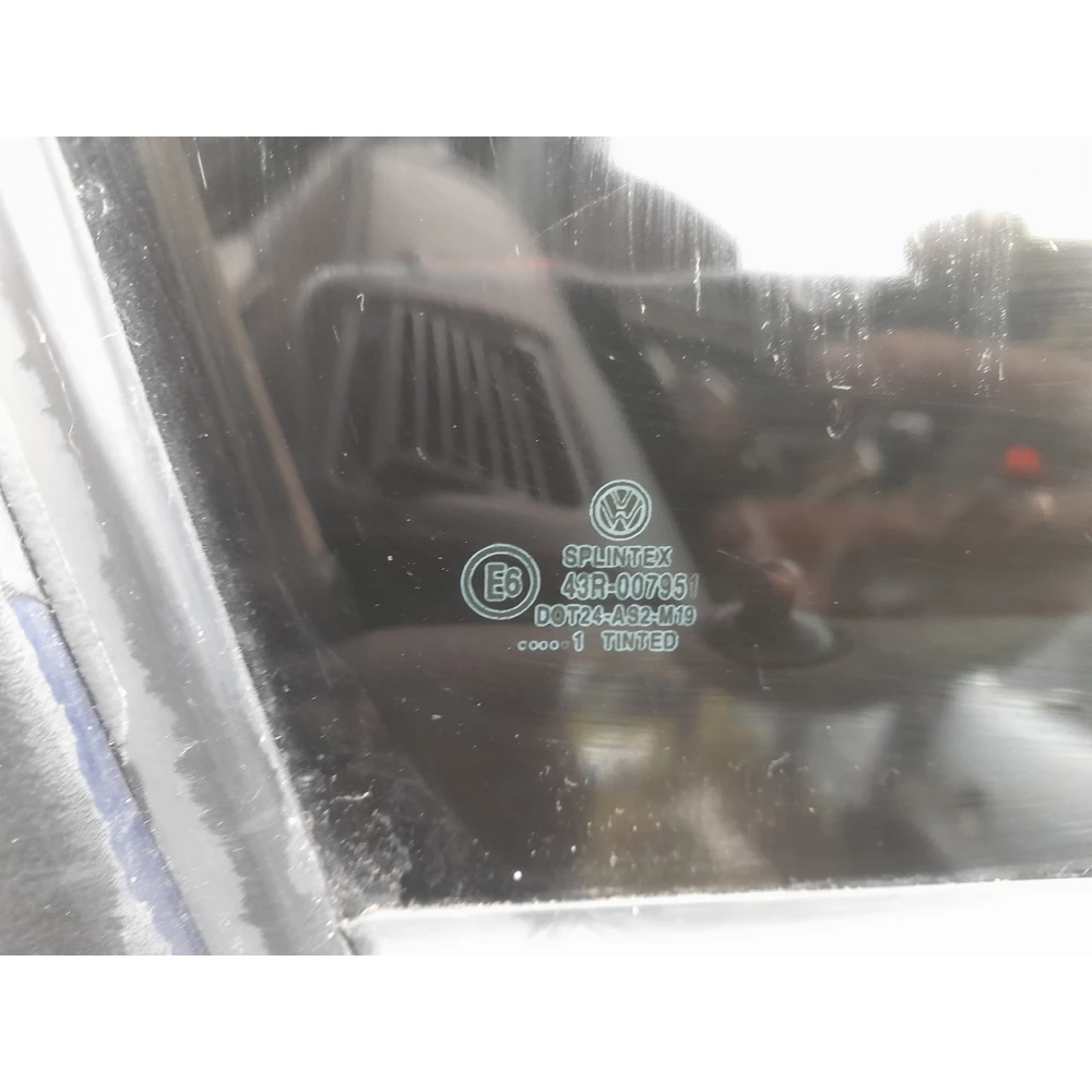 43R00795 переднее правое скло  Vw Golf  4 универсал