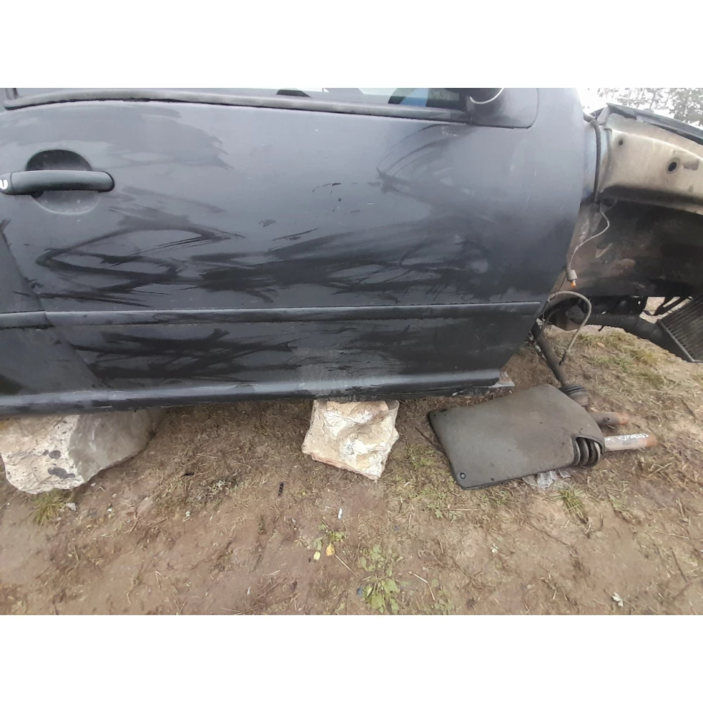 Передняя правая дверь Vw Golf 4