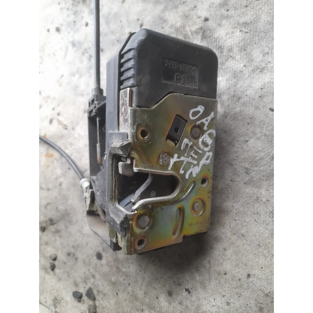 90561154 передний  правый  замок девери Opel Astra G