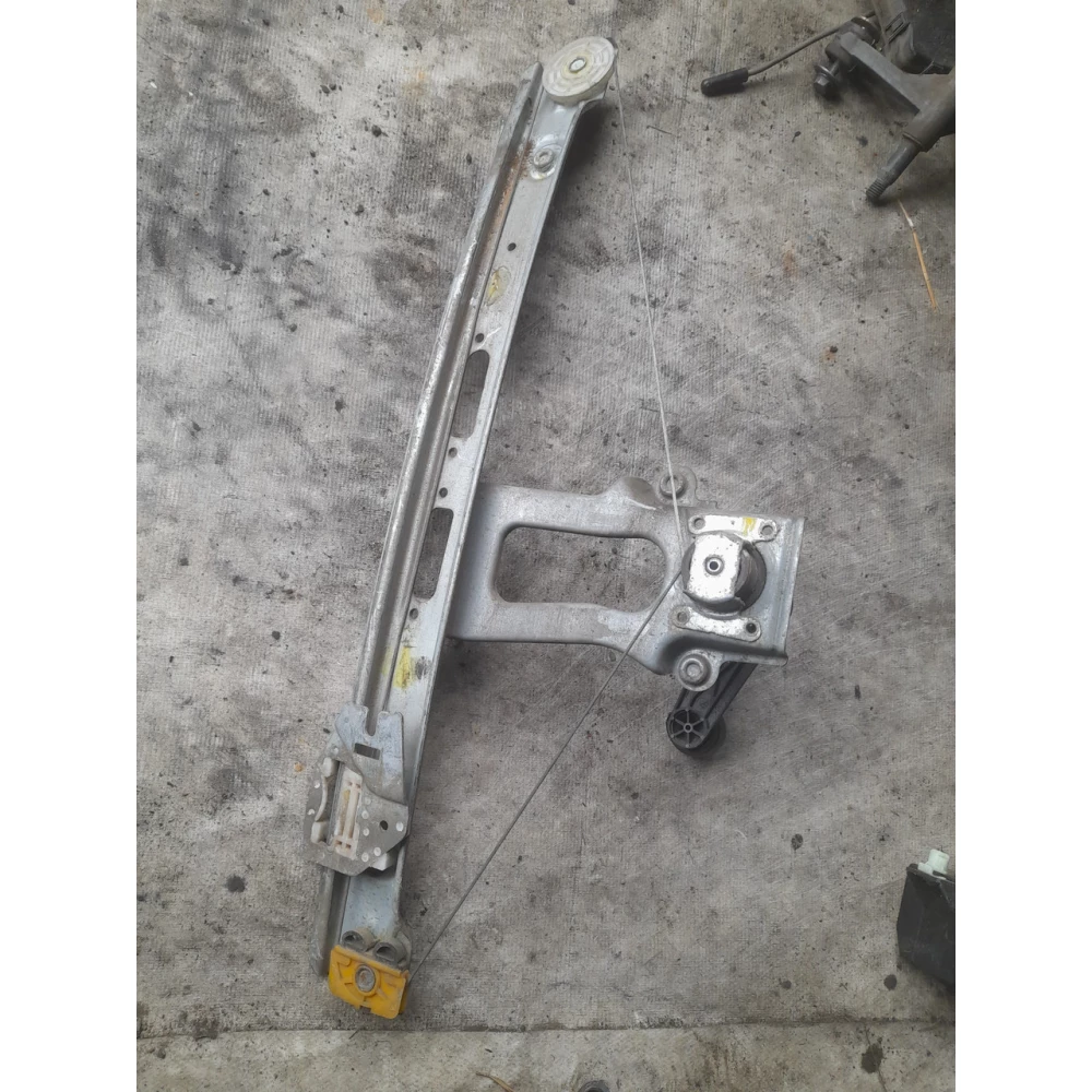 7011206 задний правый  стеклоподйомник BMW E46