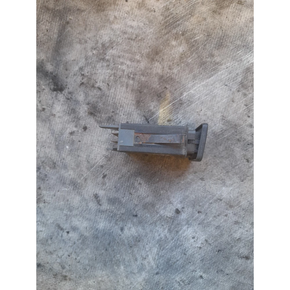 99530054601 кнопка аварийки Vw Golf 4