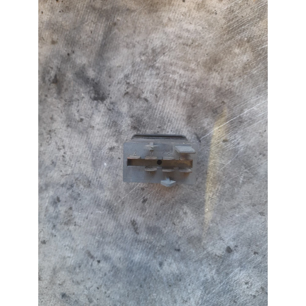 99530054601 кнопка аварийки Vw Golf 4