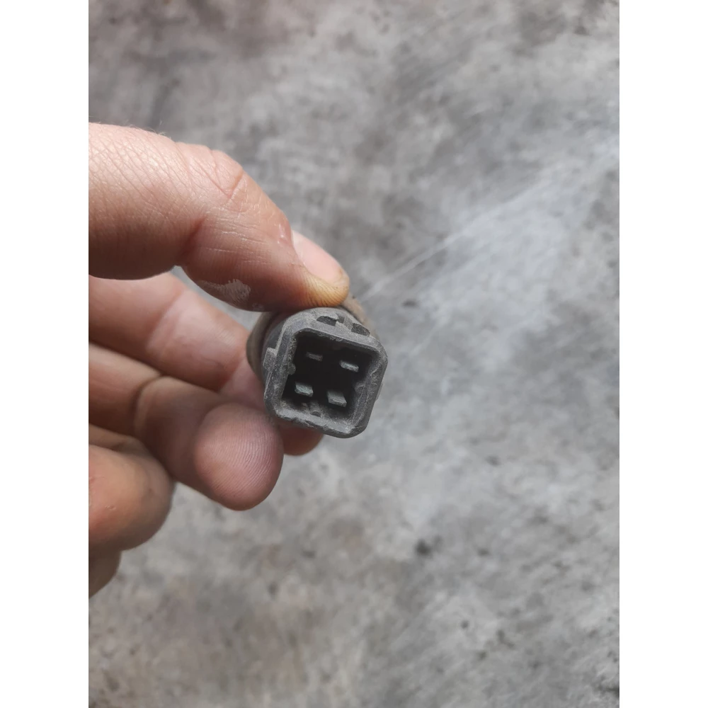 8d0959482a датчик давления  кондиционера Ауди А6с5