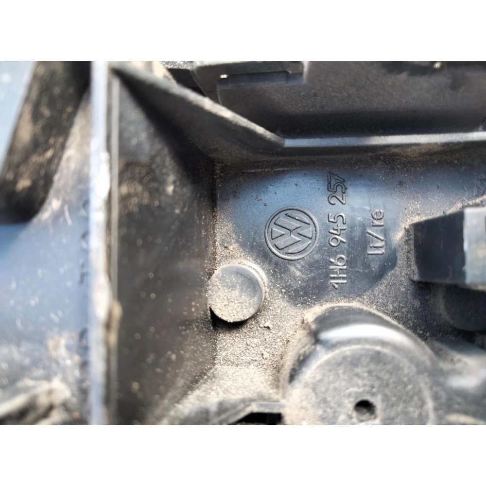 ФОНАРЬ ЗАДНИЙ ПРАВЫЙ VOLKSWAGEN GOLF 3 (1H6945520 1H6945257 ) 1991-1997