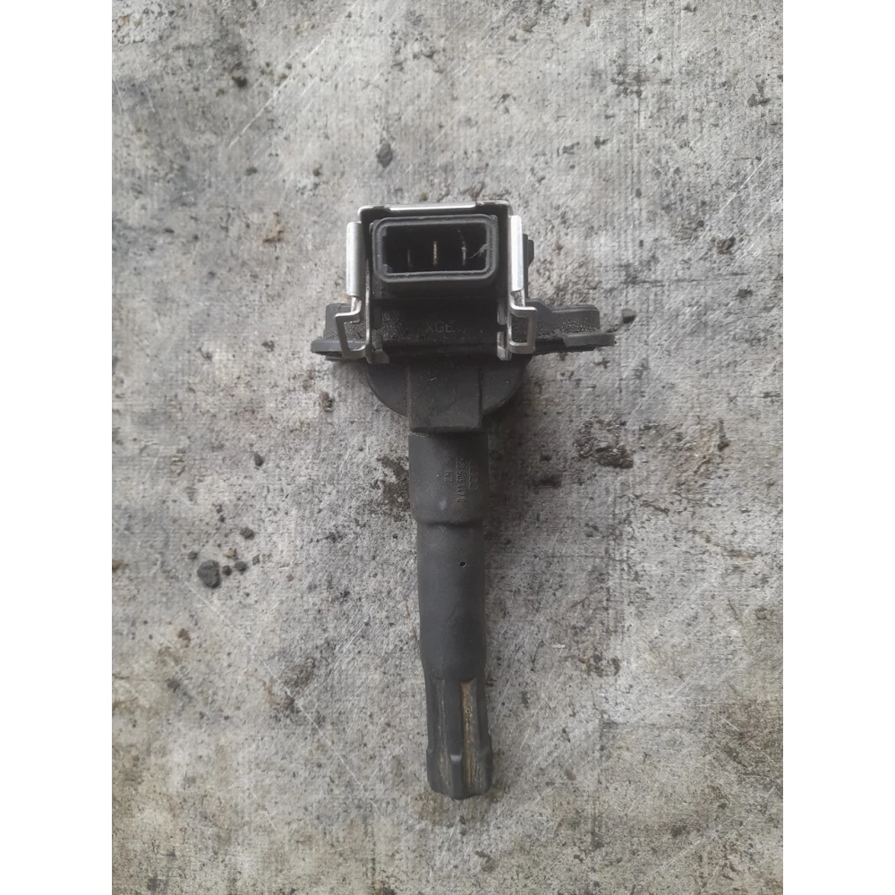 058905105 котушка зажигания Audi A4B5 1.8