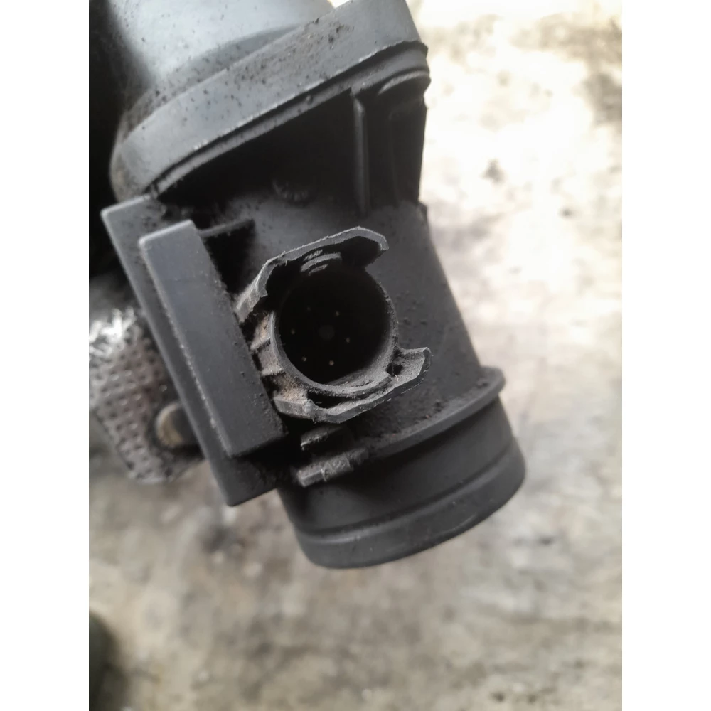 2246084 розходомер воздуха  BMW E39