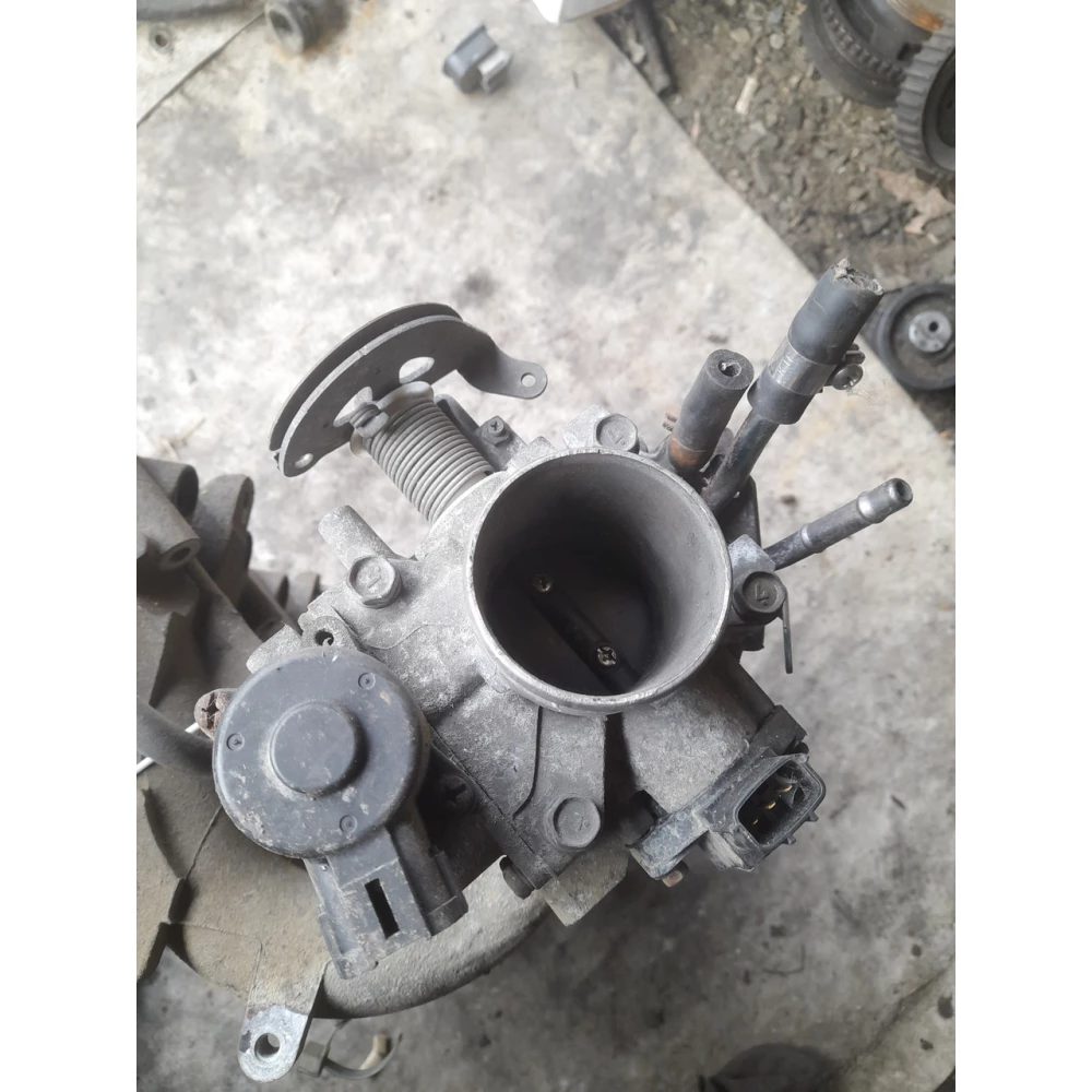 A1205 дросельная  заслонка Nissan Primera P11