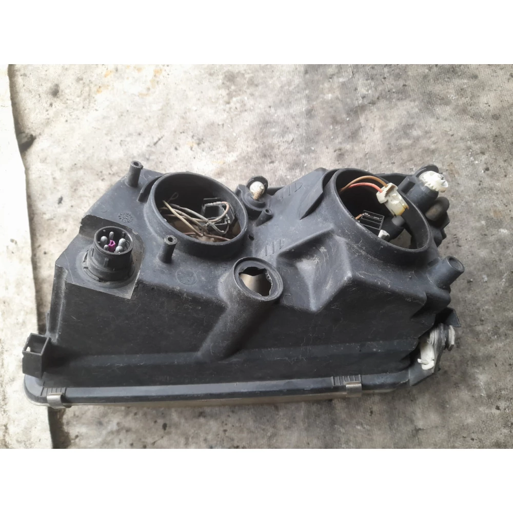 14742600 правая фара Vw Passat B5