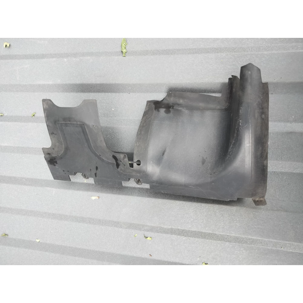 Дефлектор радиатора левый VW Passat b7 USA 561-121-283