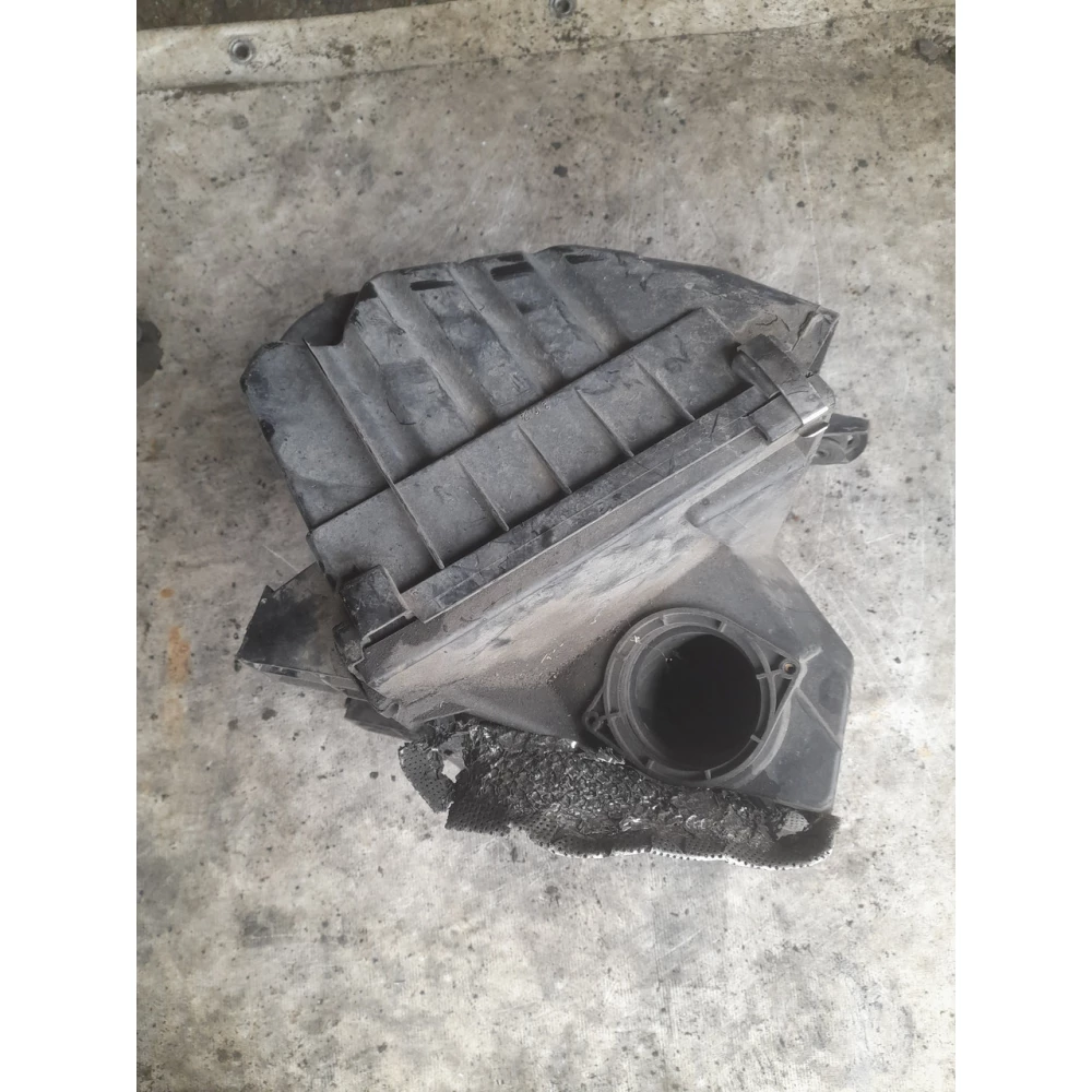 8d0129607 корпус воздушного фильтра Vw Passat B5 1.9