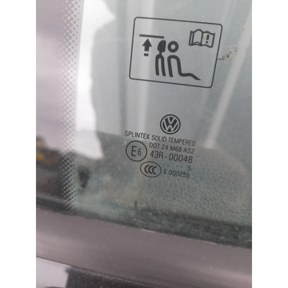 43r00048 заднее правое скло двери Vw Golf 5+