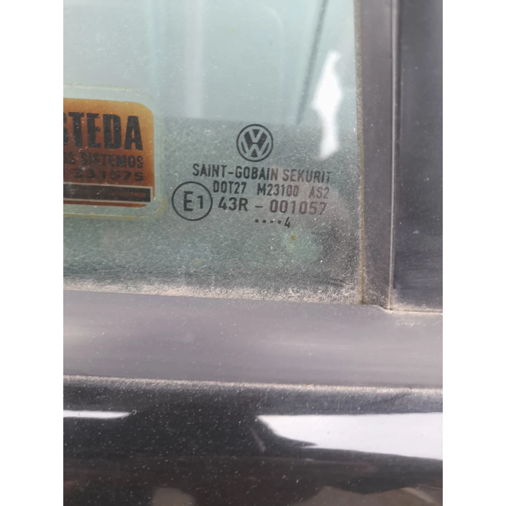 43R001057 заднее правое скло двери Vw Golf 5