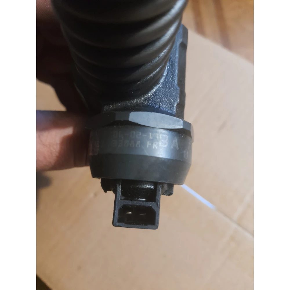0414720235 038130073Ag 13388FR насос форсунка  Vw Touran 1.9