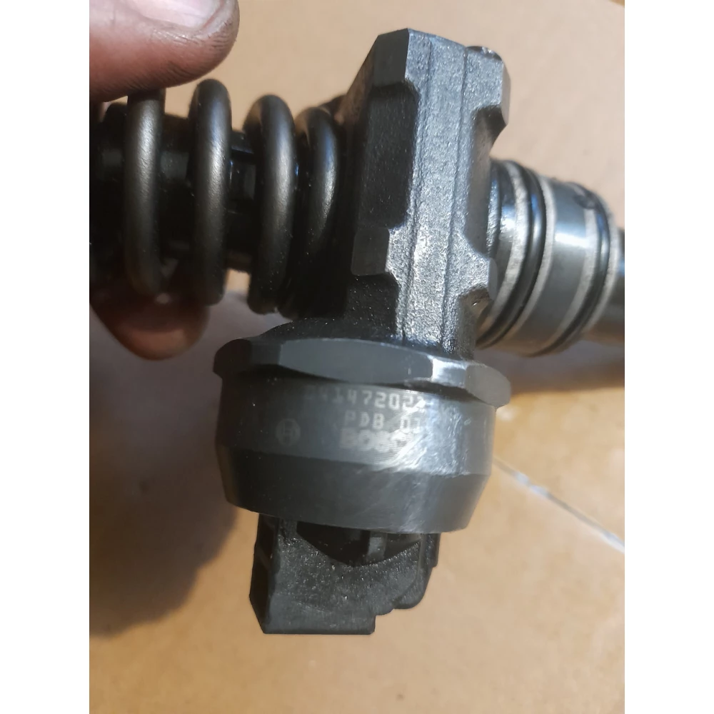 0414720235 038130073Ag 13388FR насос форсунка  Vw Touran 1.9
