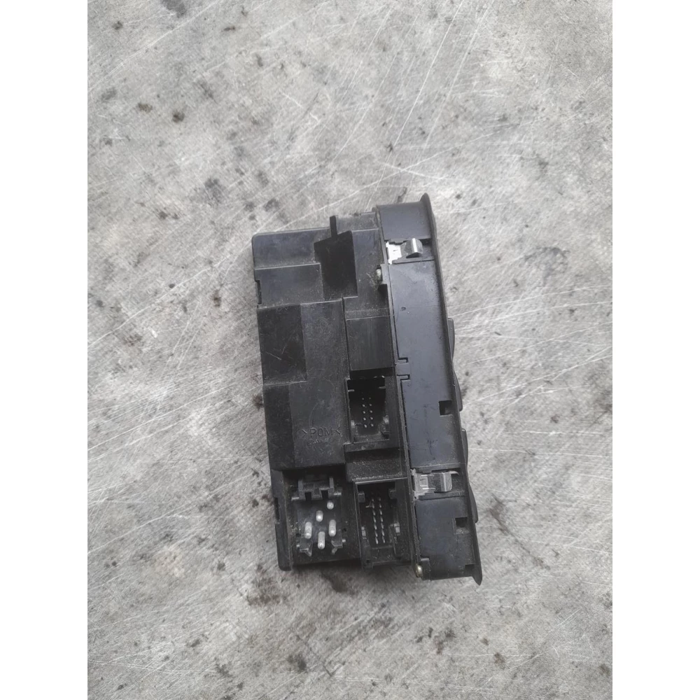 8368985  блок управления  стеклоподйомникамы BMW E39