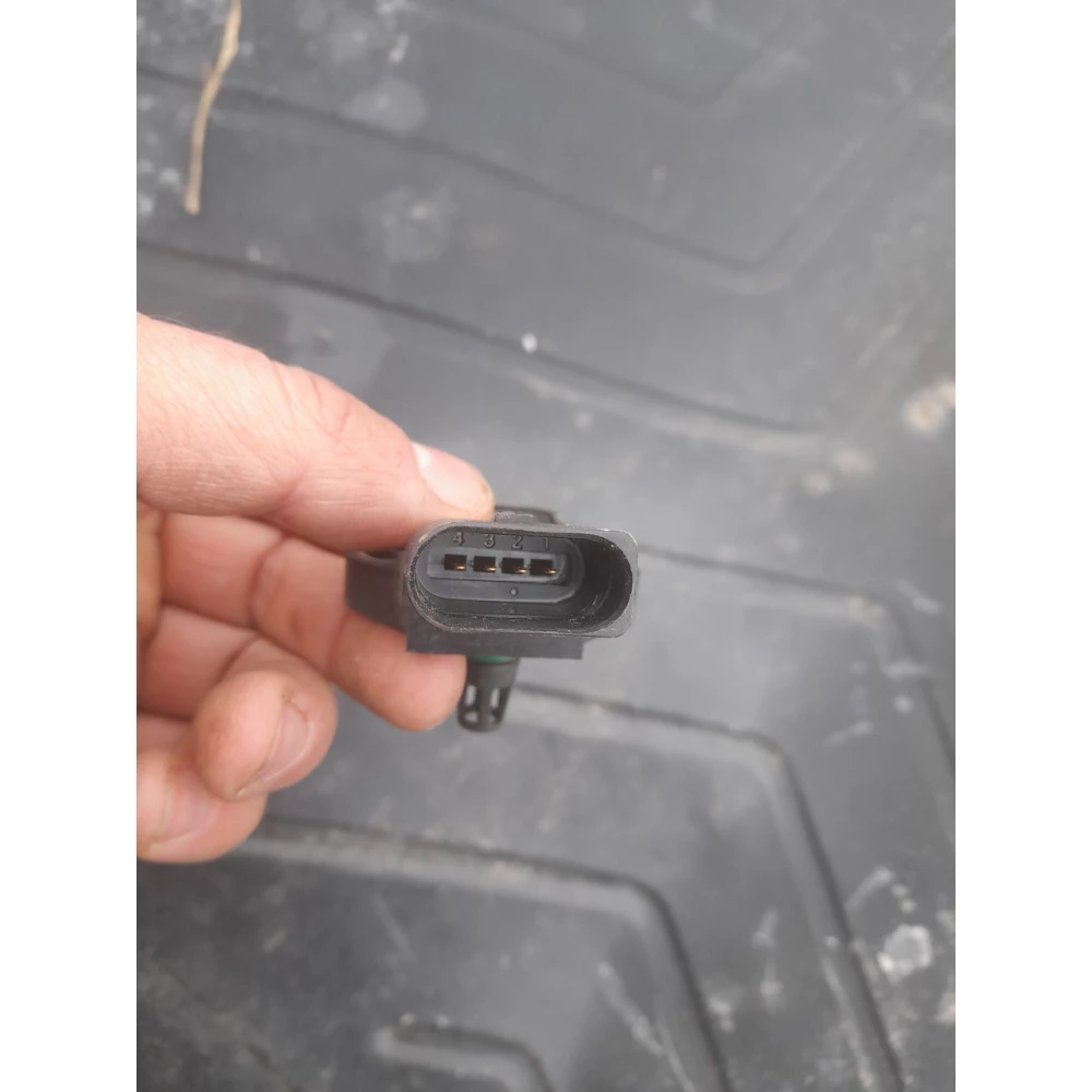 038906051B Датчик тиску в впускном колекторі VW PASSAT. AUDI. .