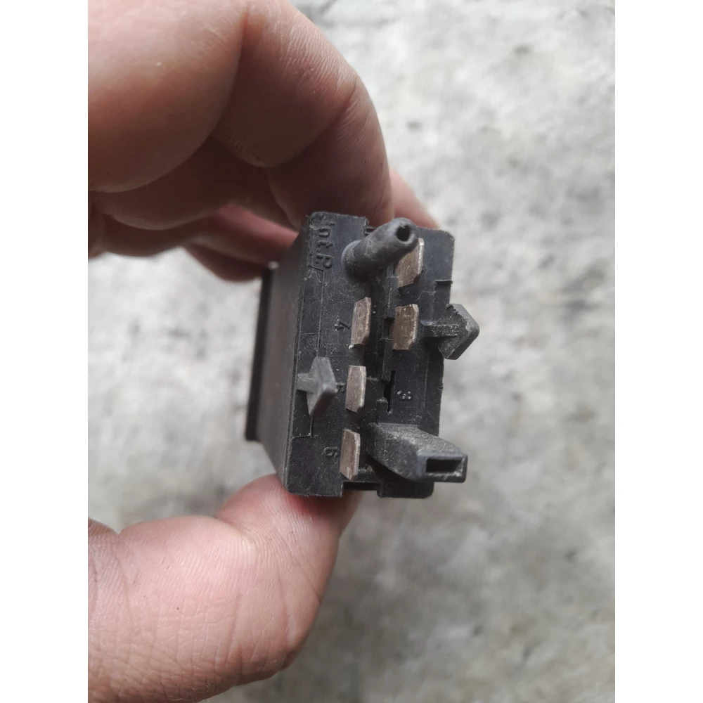 3B0 959 621 С кнопка обогрева заднего скла Vw Passat B5