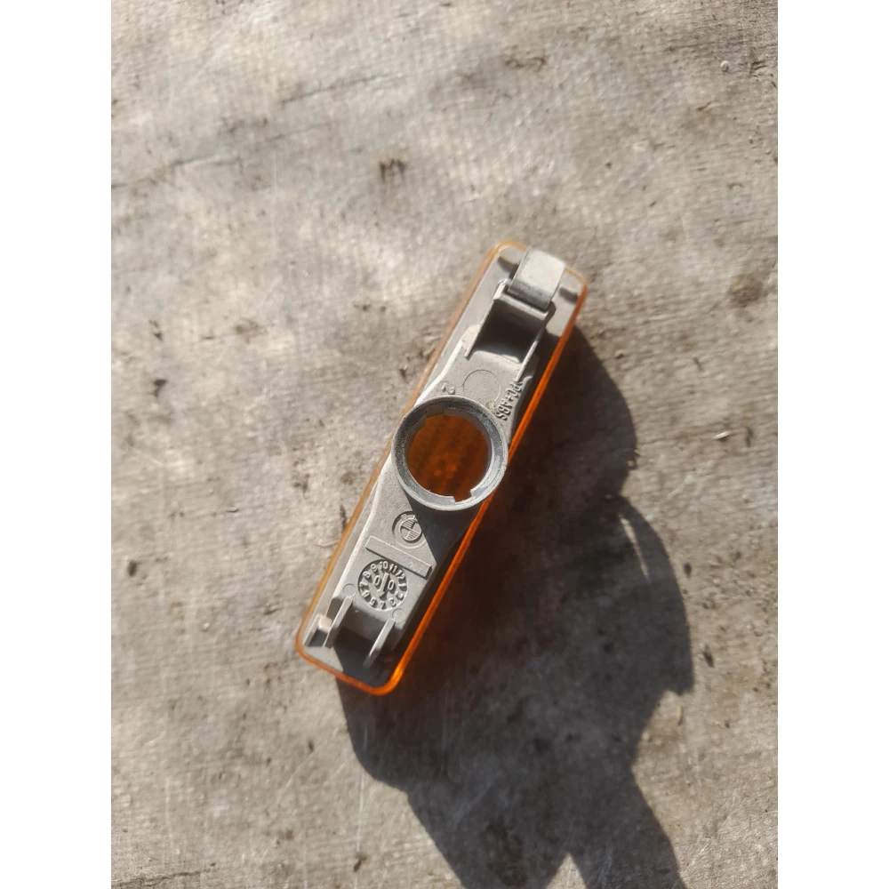 8360589  повторювачі поворота Bmw E39