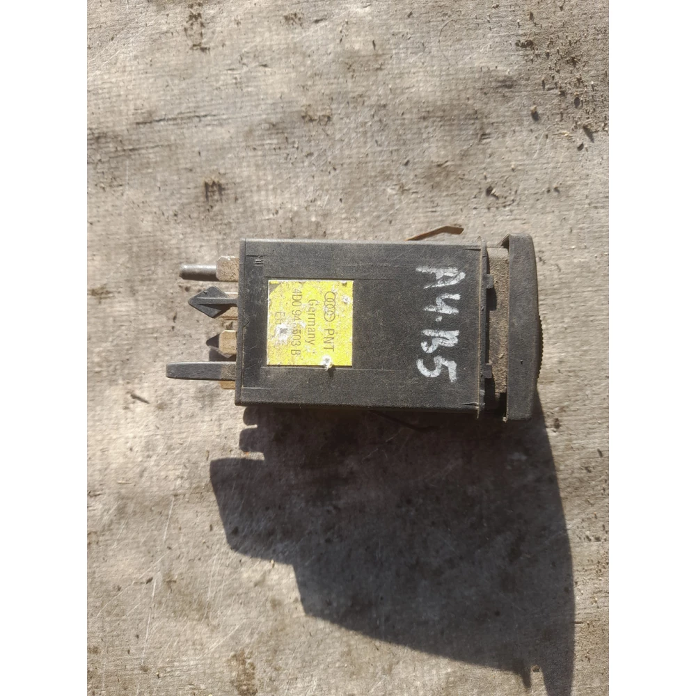 4d094503B кнопка подогрева заднего скла BMW E39
