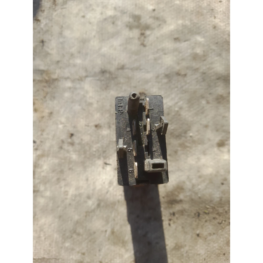 4d094503B кнопка подогрева заднего скла BMW E39