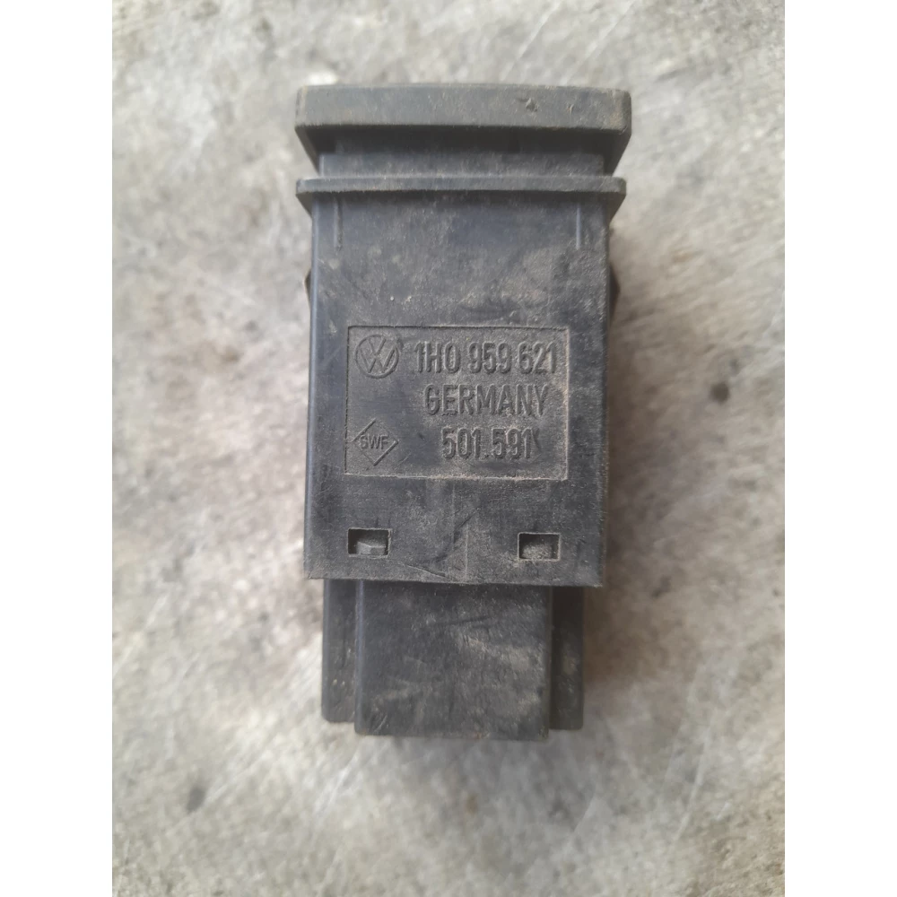 1h0959621 кнопка подогрева заднего скла Vw Golf 3