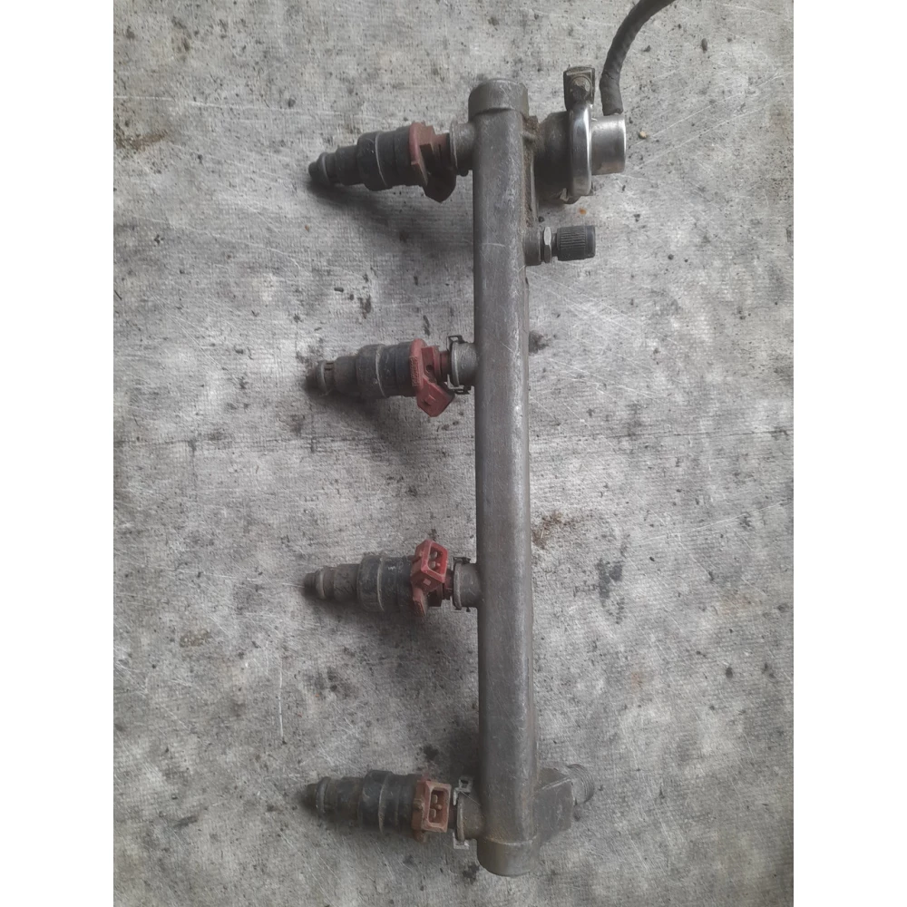90411551 Паливна рампа з форсунками, форсунка Opel Omega B, Opel Vectra B, Astra G 1.8, 2.0