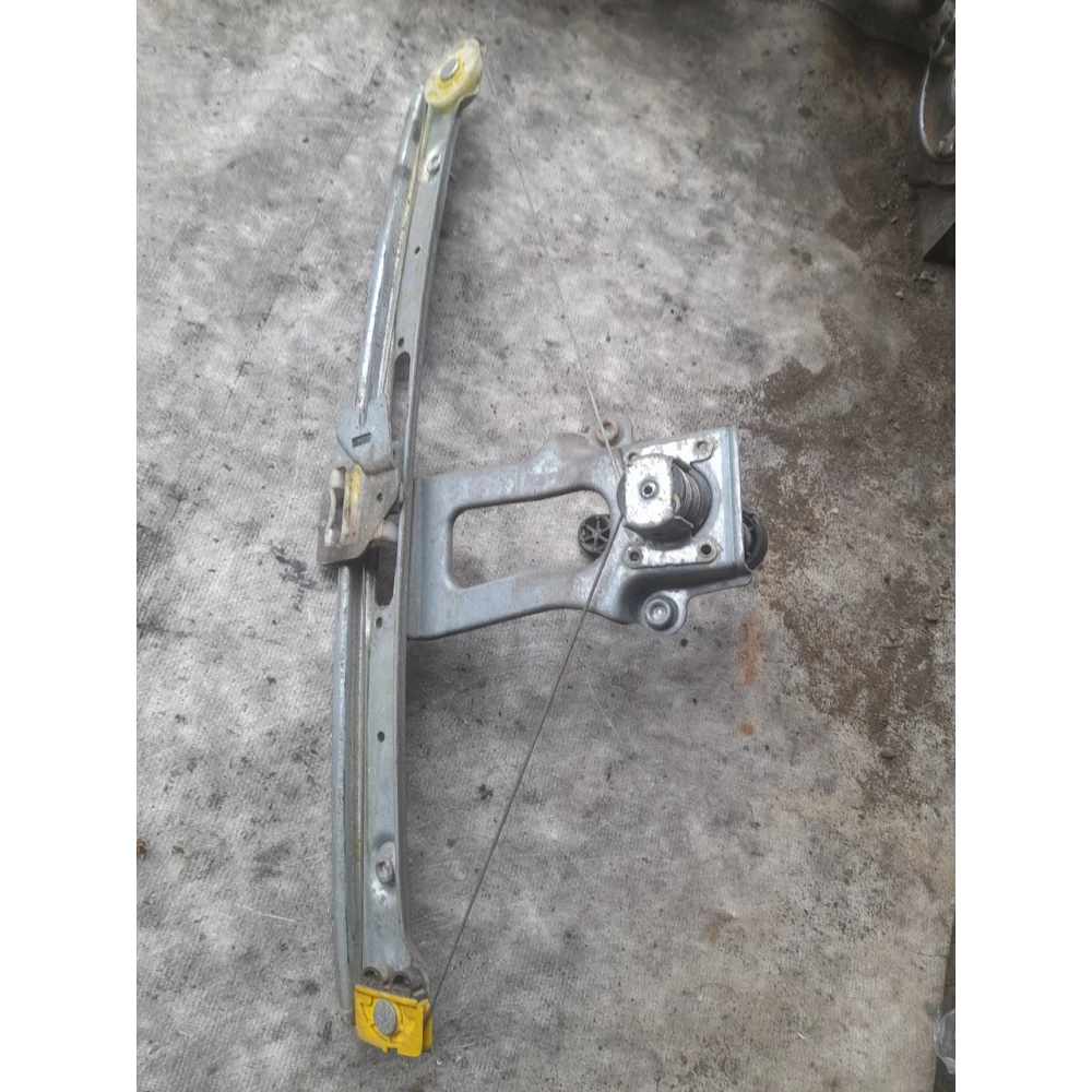 7011206 задний правый  стеклоподйомник BMW E46 универсал